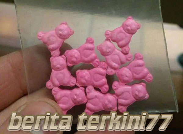 Siswa SD Menelan Pil Misterius Sehingga Tidak Sadarkan Diri