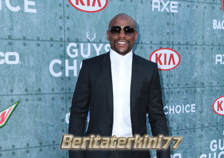 Mayweather Berminat Beli Newcastle Dan Rekrut Ronaldo