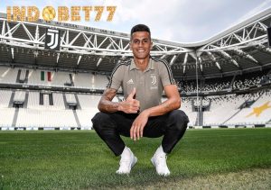 MU Inginkan Cancelo Gantikan Valencia Yang Mulai Uzur
